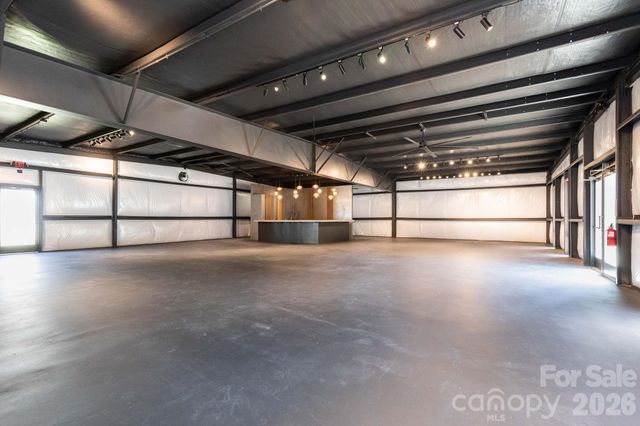 22 Stoner Road, Asheville, NC 28803