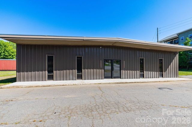 22 Stoner Road, Asheville, NC 28803