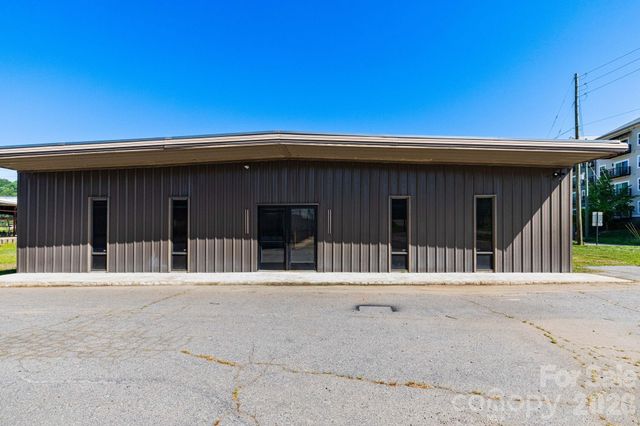 22 Stoner Road, Asheville, NC 28803