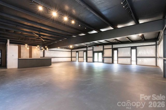 22 Stoner Road, Asheville, NC 28803
