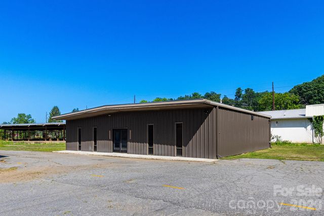 22 Stoner Road, Asheville, NC 28803