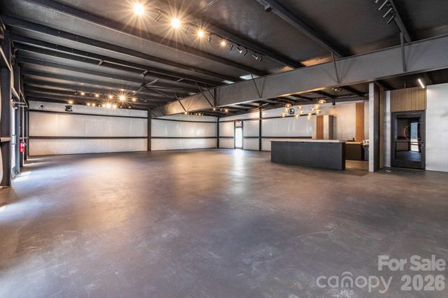22 Stoner Road, Asheville, NC 28803
