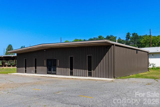 22 Stoner Road, Asheville, NC 28803