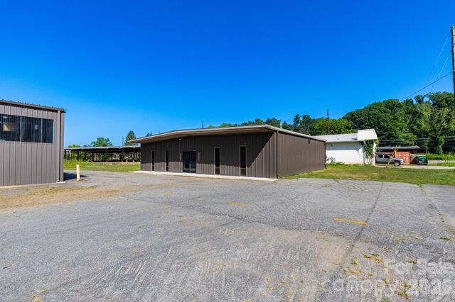22 Stoner Road, Asheville, NC 28803