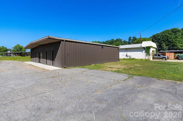 22 Stoner Road, Asheville, NC 28803