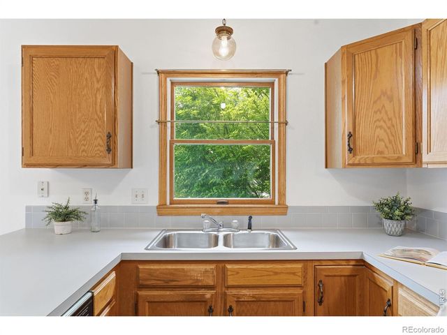 4262 Pin Oak Drive, Loveland, CO 80538