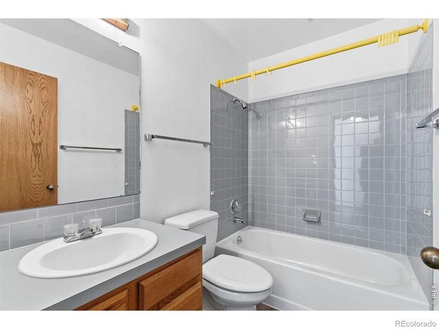 4262 Pin Oak Drive, Loveland, CO 80538