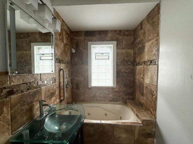 4668 N 29th STREET, Milwaukee, WI 53209