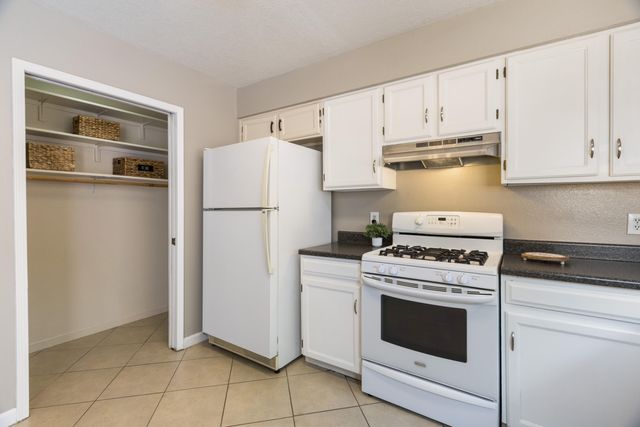 10241 Las Casitas Court NE, Albuquerque, NM 87111
