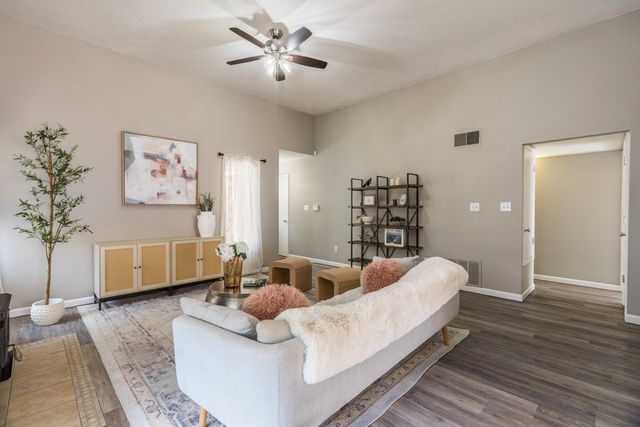 10241 Las Casitas Court NE, Albuquerque, NM 87111