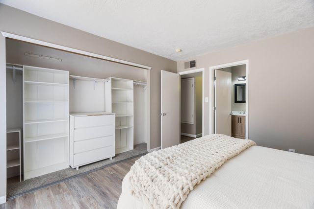 10241 Las Casitas Court NE, Albuquerque, NM 87111