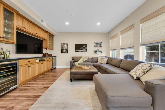 303 Mullinix Way, San Jose, CA 95136