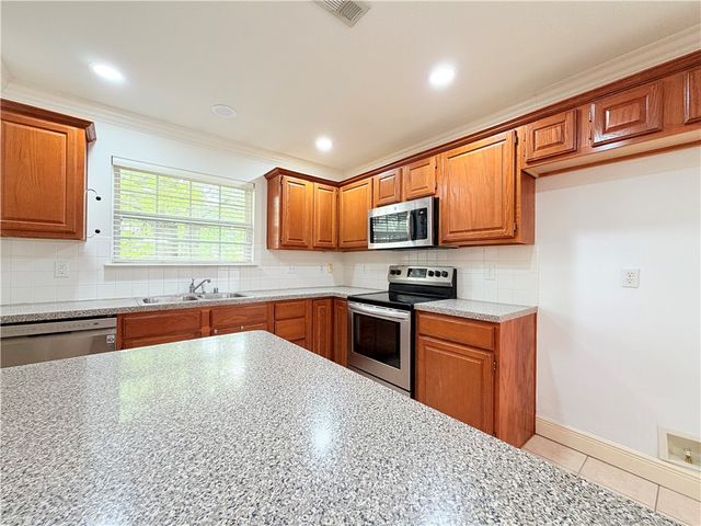 772 Queen Annes Lace Drive, Fayetteville, AR 72704