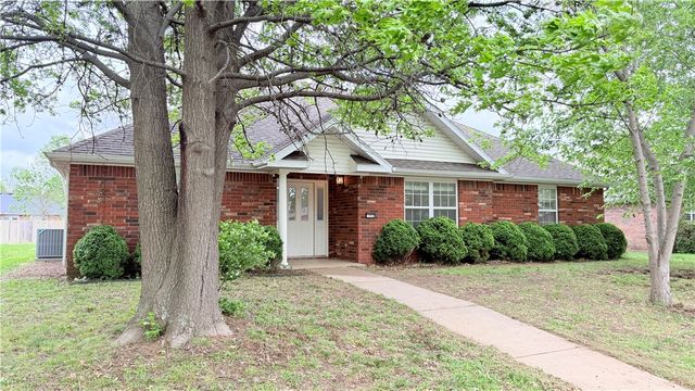 772 Queen Annes Lace Drive, Fayetteville, AR 72704