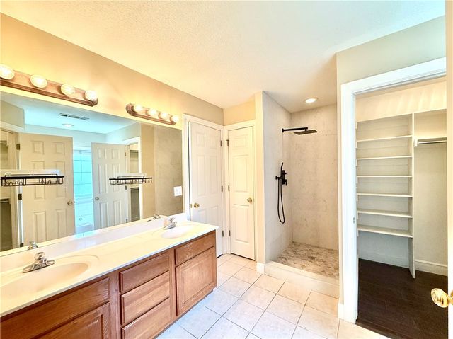 772 Queen Annes Lace Drive, Fayetteville, AR 72704