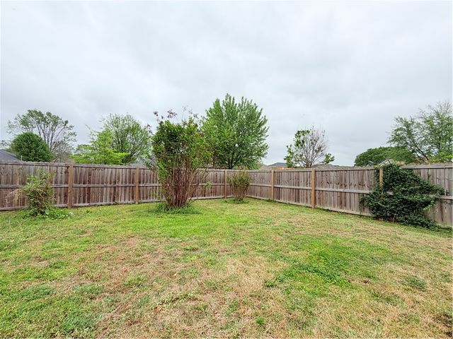 772 Queen Annes Lace Drive, Fayetteville, AR 72704