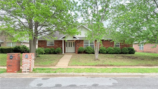772 Queen Annes Lace Drive, Fayetteville, AR 72704
