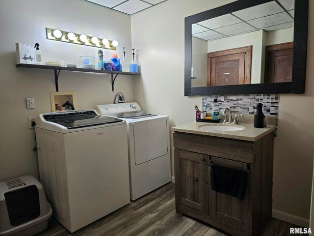 542 S PEARL Street, Galesburg, IL 61401