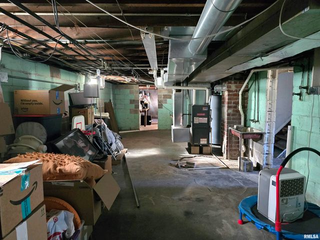 542 S PEARL Street, Galesburg, IL 61401