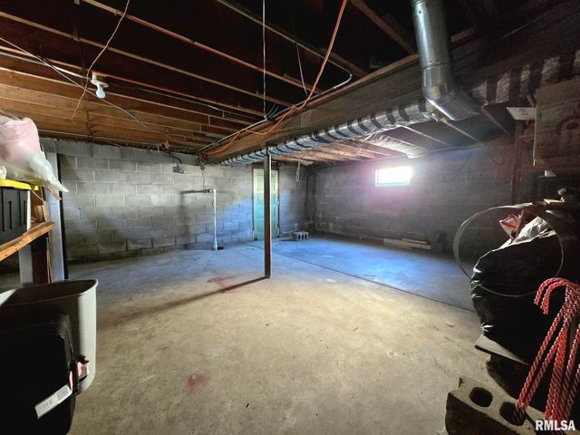 542 S PEARL Street, Galesburg, IL 61401