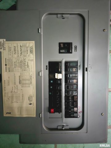 542 S PEARL Street, Galesburg, IL 61401