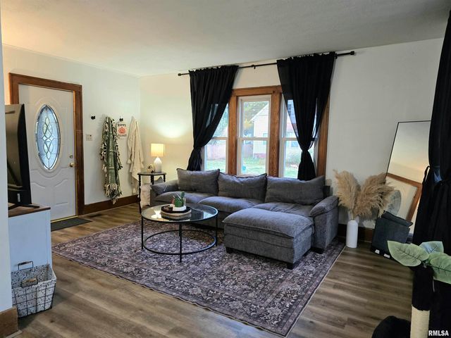 542 S PEARL Street, Galesburg, IL 61401