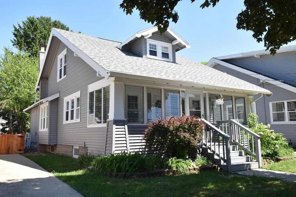 728 Linden STREET, Waukesha, WI 53186