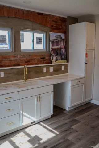 2463 Townsend Street, Detroit, MI 48214