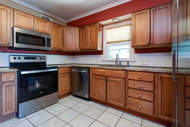1235 E Stanford Street, Springfield, MO 65804
