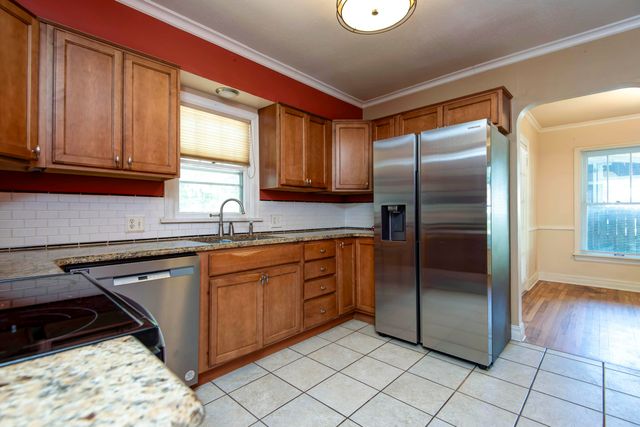 1235 E Stanford Street, Springfield, MO 65804