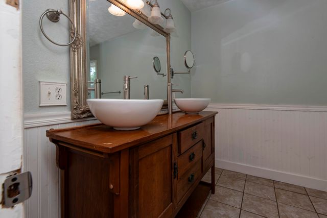 1235 E Stanford Street, Springfield, MO 65804