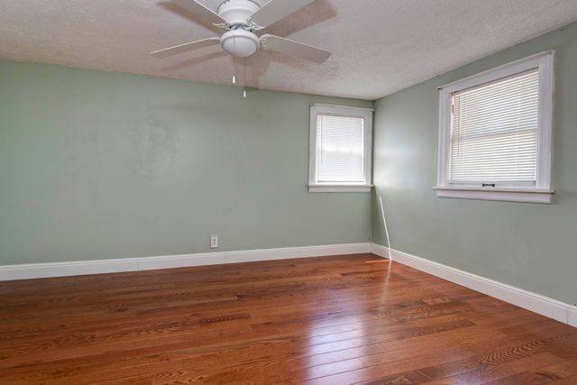 1235 E Stanford Street, Springfield, MO 65804