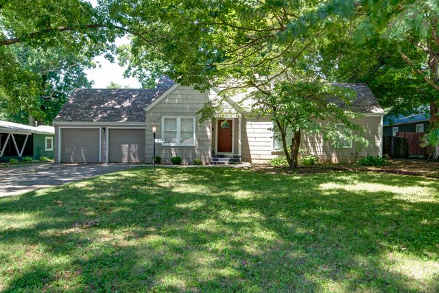 1235 E Stanford Street, Springfield, MO 65804