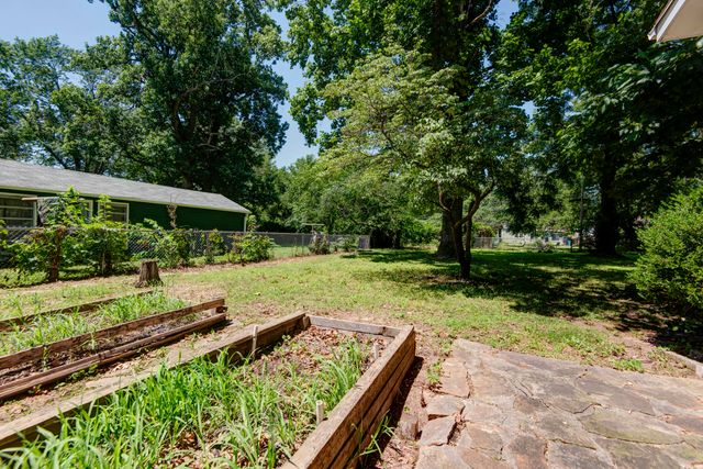 1235 E Stanford Street, Springfield, MO 65804