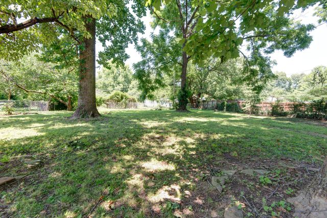 1235 E Stanford Street, Springfield, MO 65804