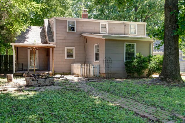 1235 E Stanford Street, Springfield, MO 65804