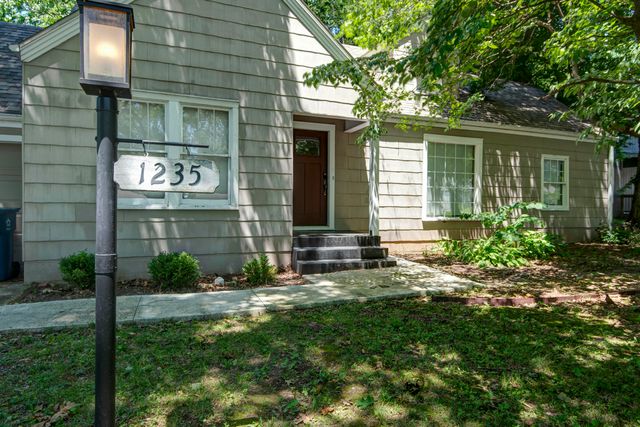 1235 E Stanford Street, Springfield, MO 65804