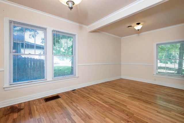 1235 E Stanford Street, Springfield, MO 65804