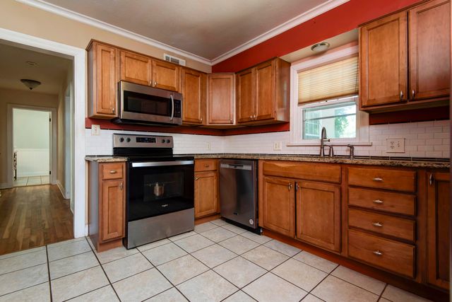 1235 E Stanford Street, Springfield, MO 65804