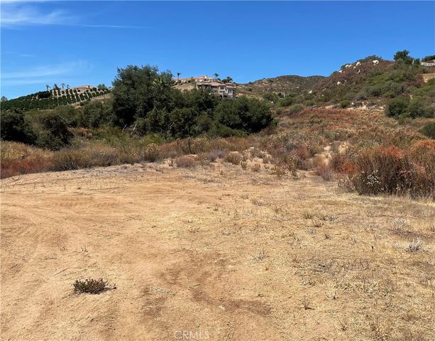 21903 Los Robles, Murrieta, CA 92562