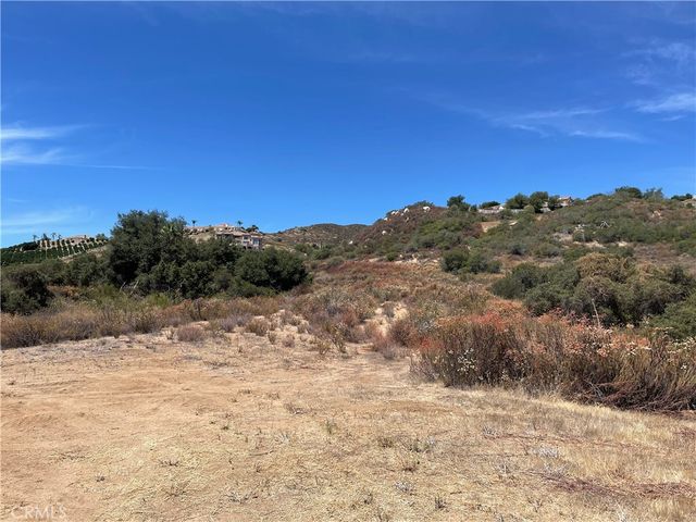 21903 Los Robles, Murrieta, CA 92562