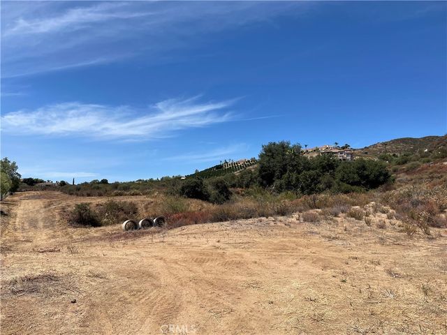 21903 Los Robles, Murrieta, CA 92562