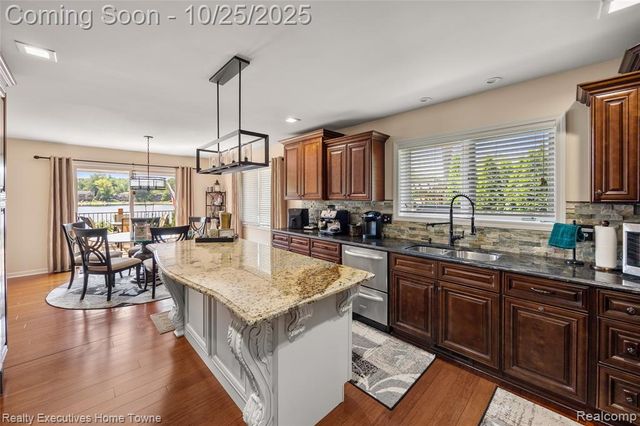 54464 Sherwood Lane, Shelby Twp, MI 48315