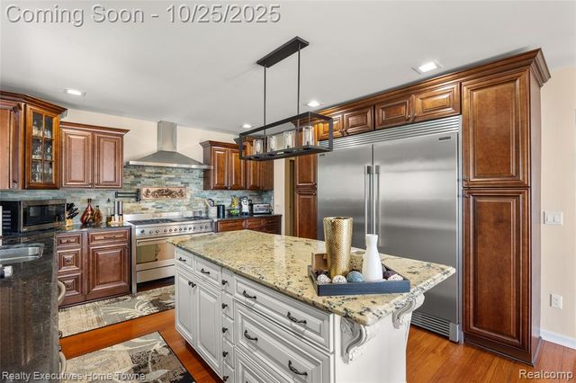 54464 Sherwood Lane, Shelby Twp, MI 48315