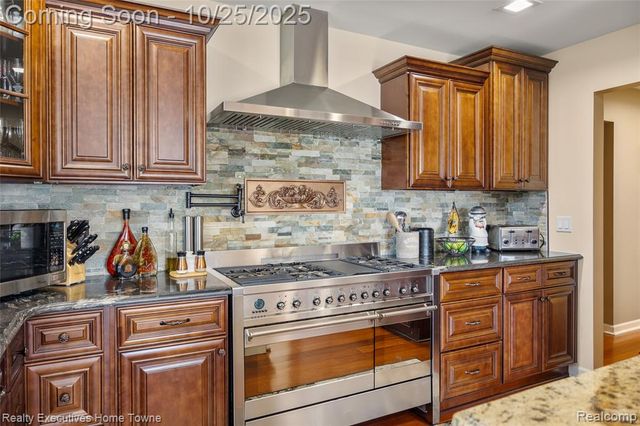 54464 Sherwood Lane, Shelby Twp, MI 48315