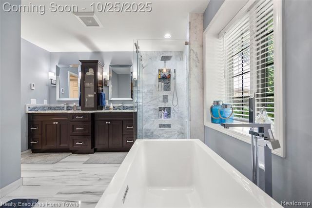 54464 Sherwood Lane, Shelby Twp, MI 48315