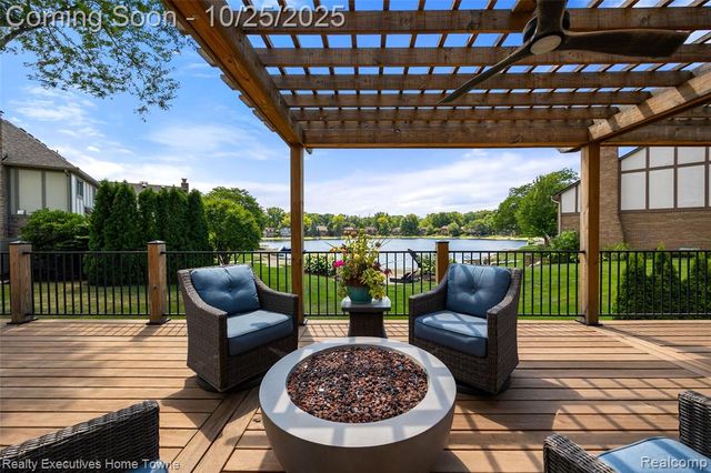 54464 Sherwood Lane, Shelby Twp, MI 48315