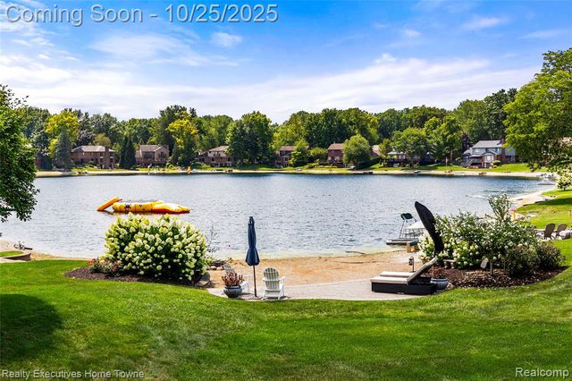 54464 Sherwood Lane, Shelby Twp, MI 48315