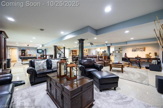 54464 Sherwood Lane, Shelby Twp, MI 48315