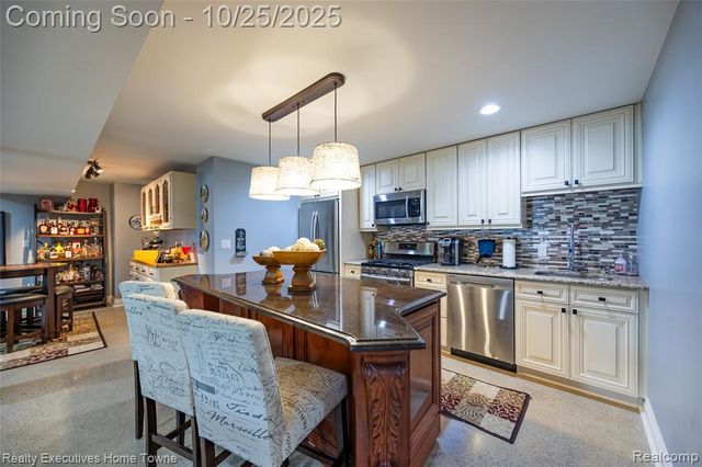 54464 Sherwood Lane, Shelby Twp, MI 48315